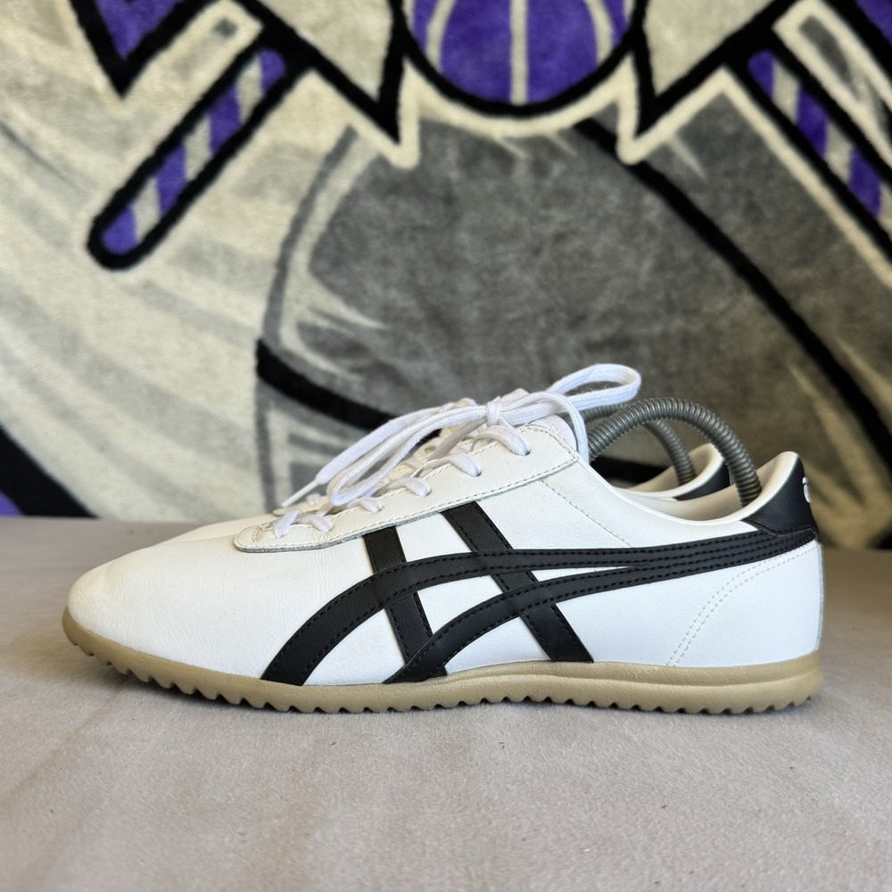 Size 8 - Onitsuka Tiger Tai Chi shoes white w/black 1183A399